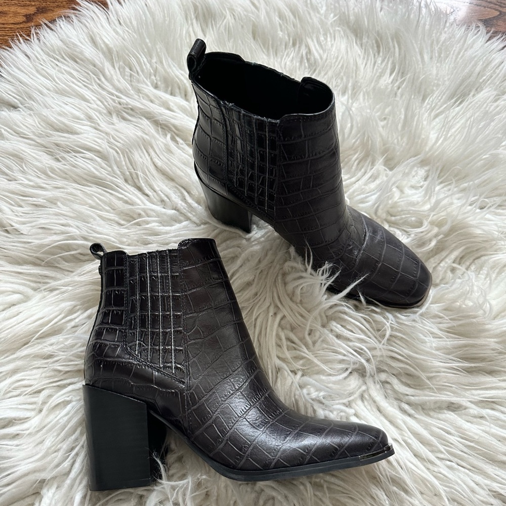 Marc Fisher Womens Taline black croc embossed Block Heel Booties 8